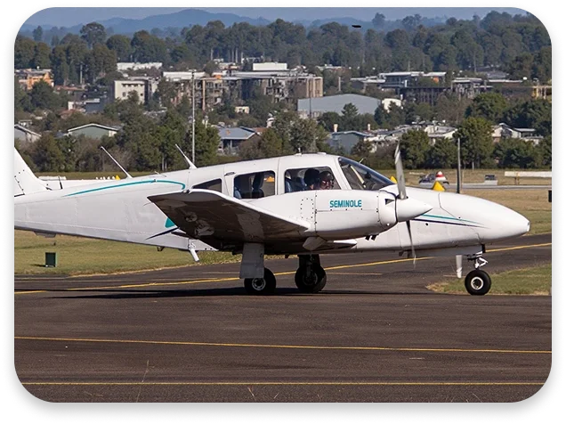 PA-44-180 Seminole aircraft, tail number N614DP, view 2